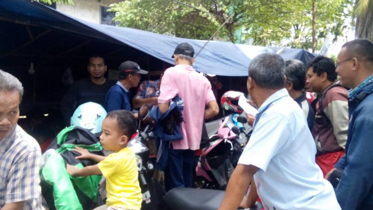 GIAT BHABINKAMTIBMAS KELURAHAN CAKUNG TIMUR MELAYAT WARGA YANG MENINGGAL DUNIA